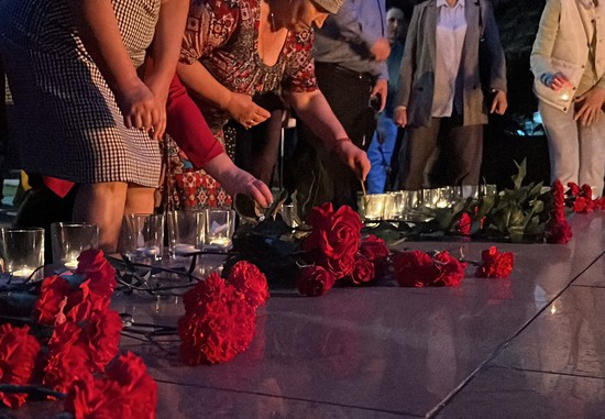 Возложение цветов к мемориалу. Администрация Предгорного округа Ставрополья