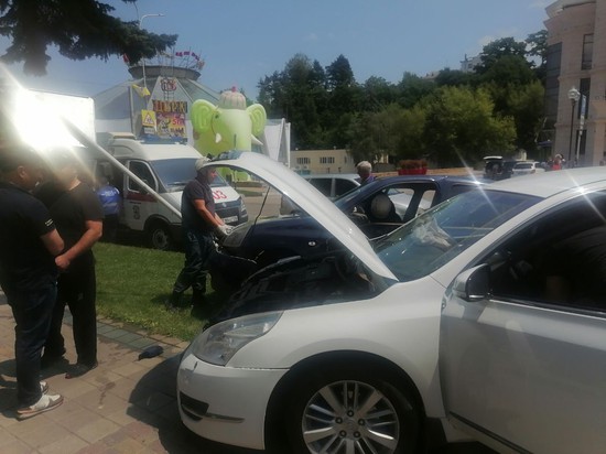 Две иномарки столкнулись. Пресс-служба администрации города-курорта Кисловодска