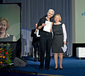 Оператор ставропольского Центра поддержки клиентов «Билайн» получил специальную награду на международном конкурсе «Хрустальная гарнитура 2011»