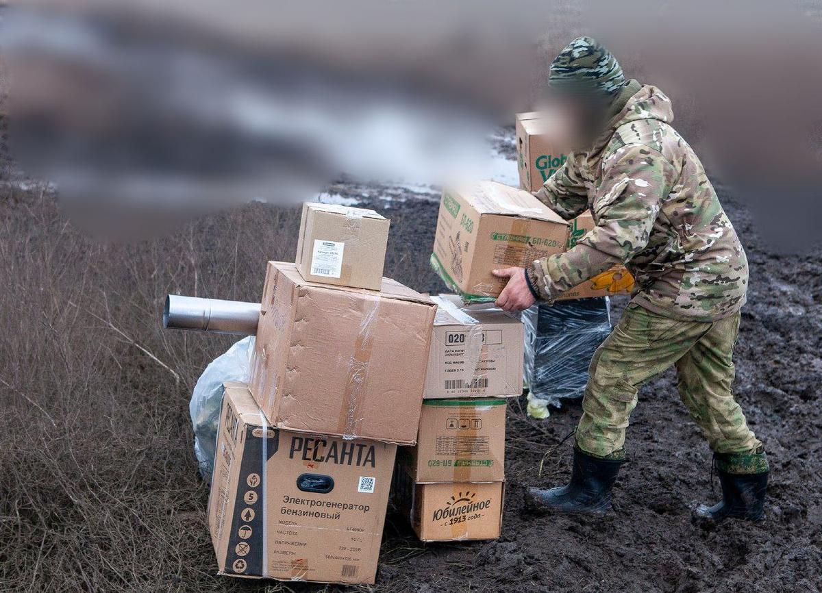 В Херсонскую область бойцам из Ставрополя передали беспилотник и много фруктов