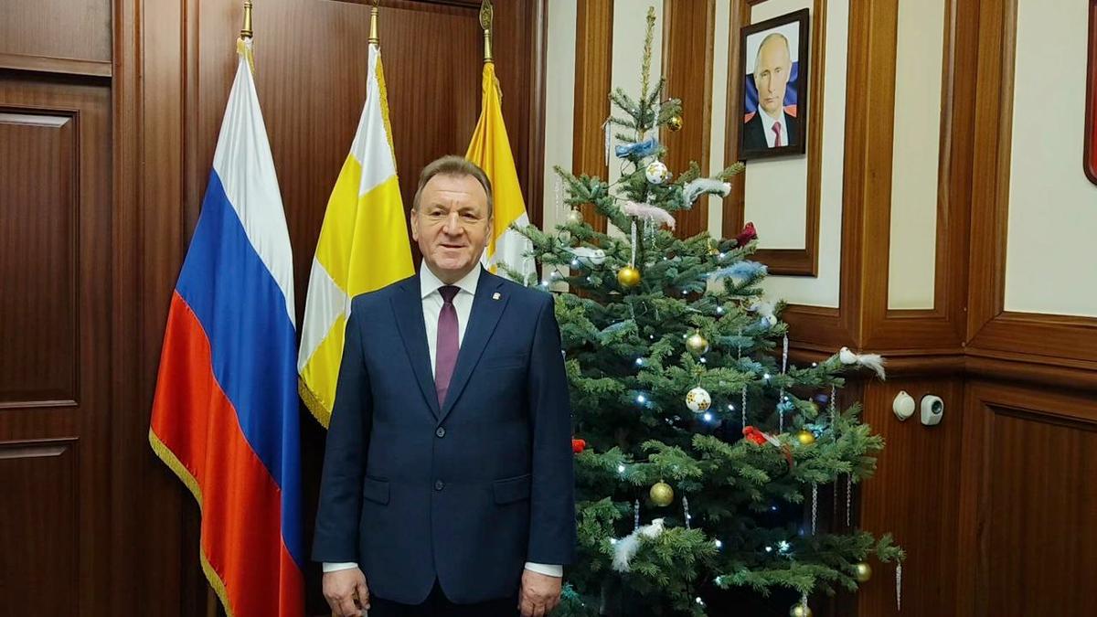 Глава Ставрополя Иван Ульянченко поздравил горожан с Новым годом