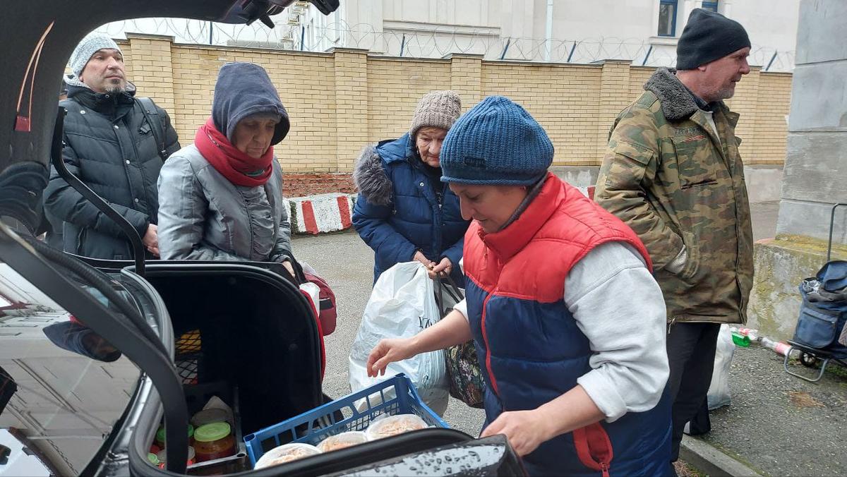 В Ставрополе по двум адресам раз в неделю покормят обездоленных голодных людей