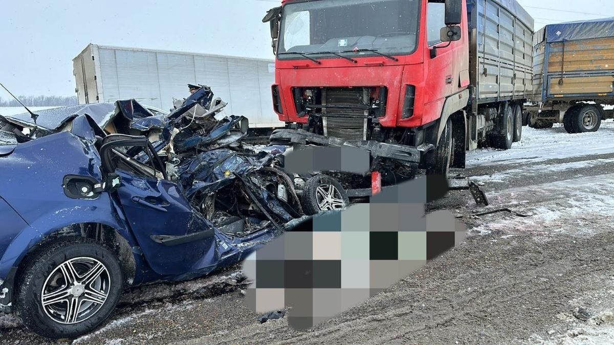 В ДТП из-за высокой скорости на снегу на Ставрополье погиб молодой мужчина