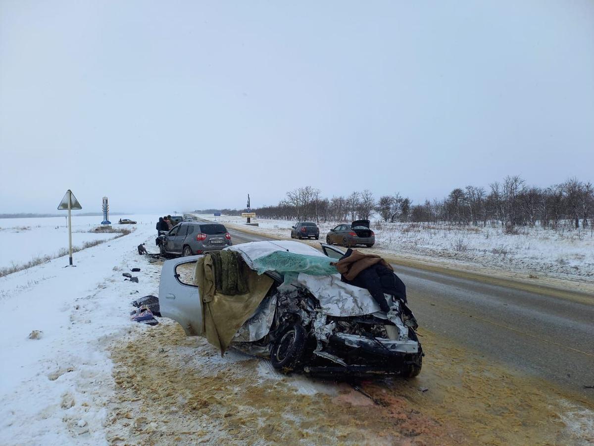 Открытый перелом ноги получила начинающая водитель в ДТП на Ставрополье