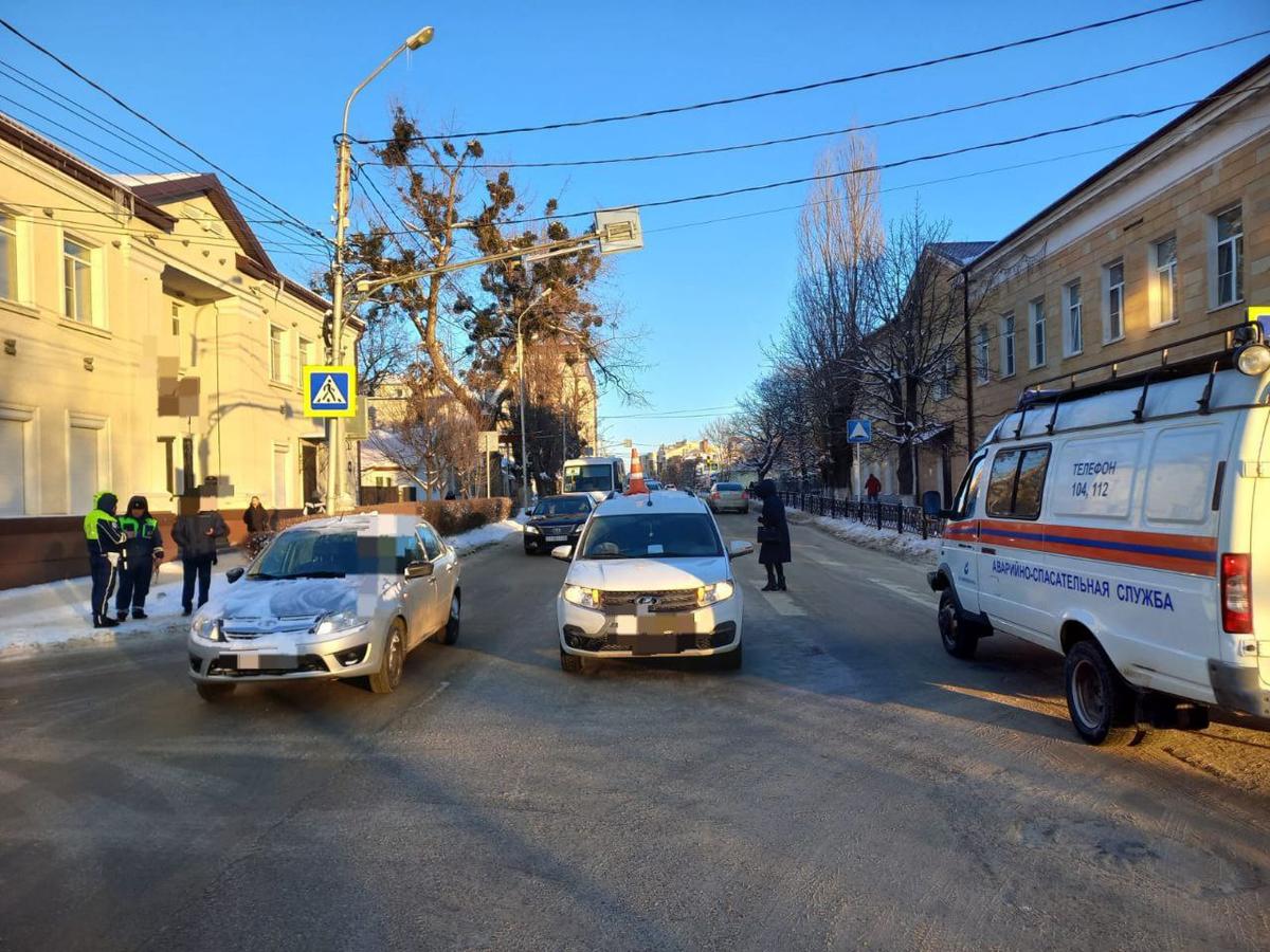 На пешеходном переходе по улице Голенева в Ставрополе водитель сбил школьницу