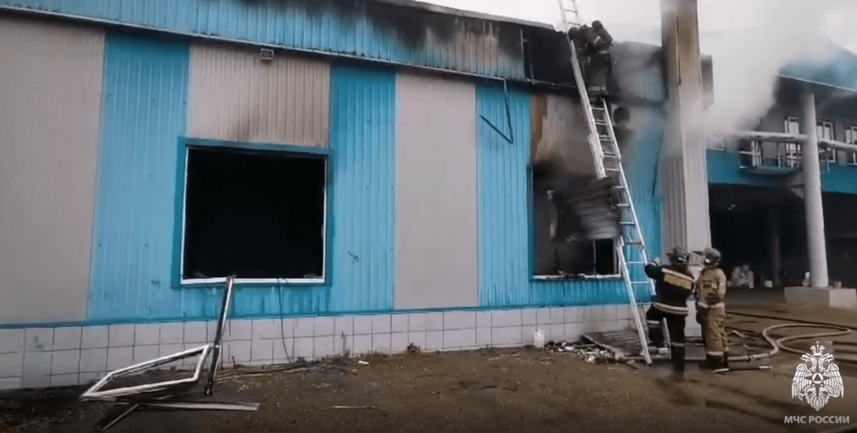 Пожар на площади 500 квадратных метров произошел на складе в Кисловодске