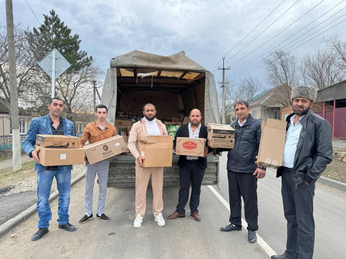 Представители цыганских общин Ставрополья продолжают собирать гумпомощь