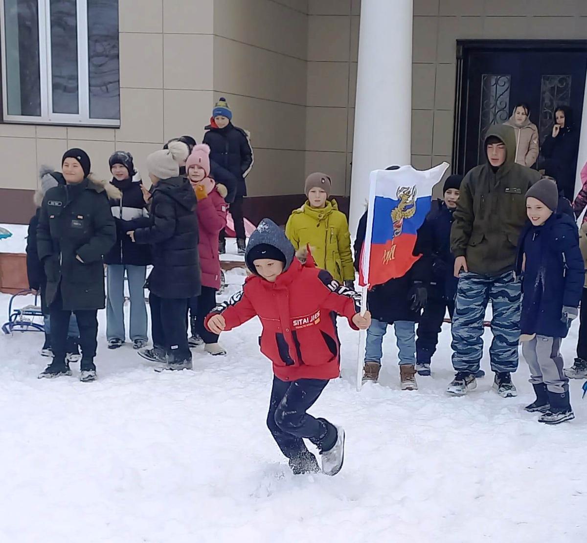 В Каменной Балке для юных селян организовали зимние забавные «Весёлые старты»