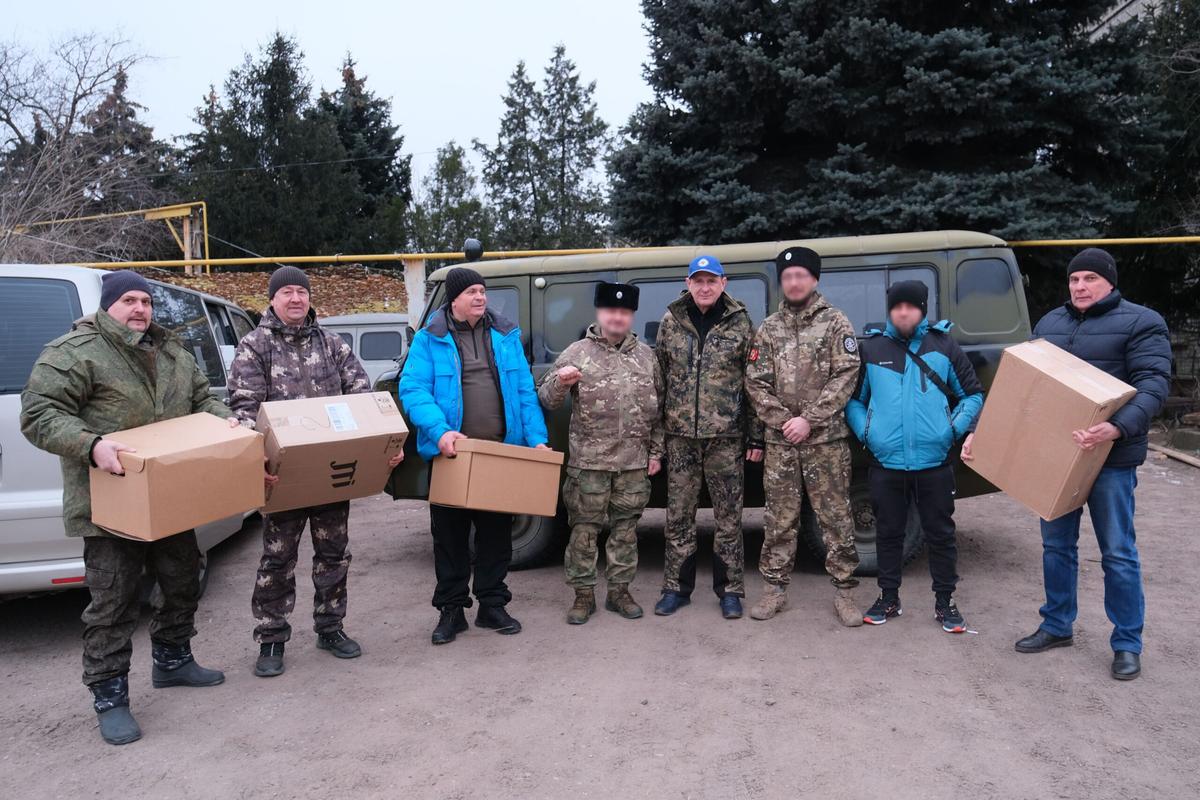 Контрольно-счетная палата Ставрополья на СВО перед праздником передала УАЗ 3962