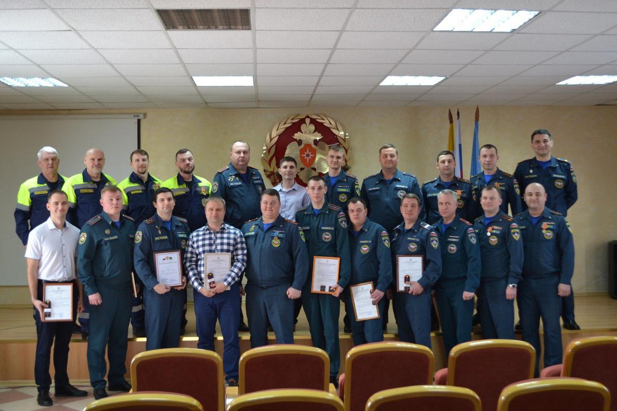 Ставропольские спасатели получили различные медали