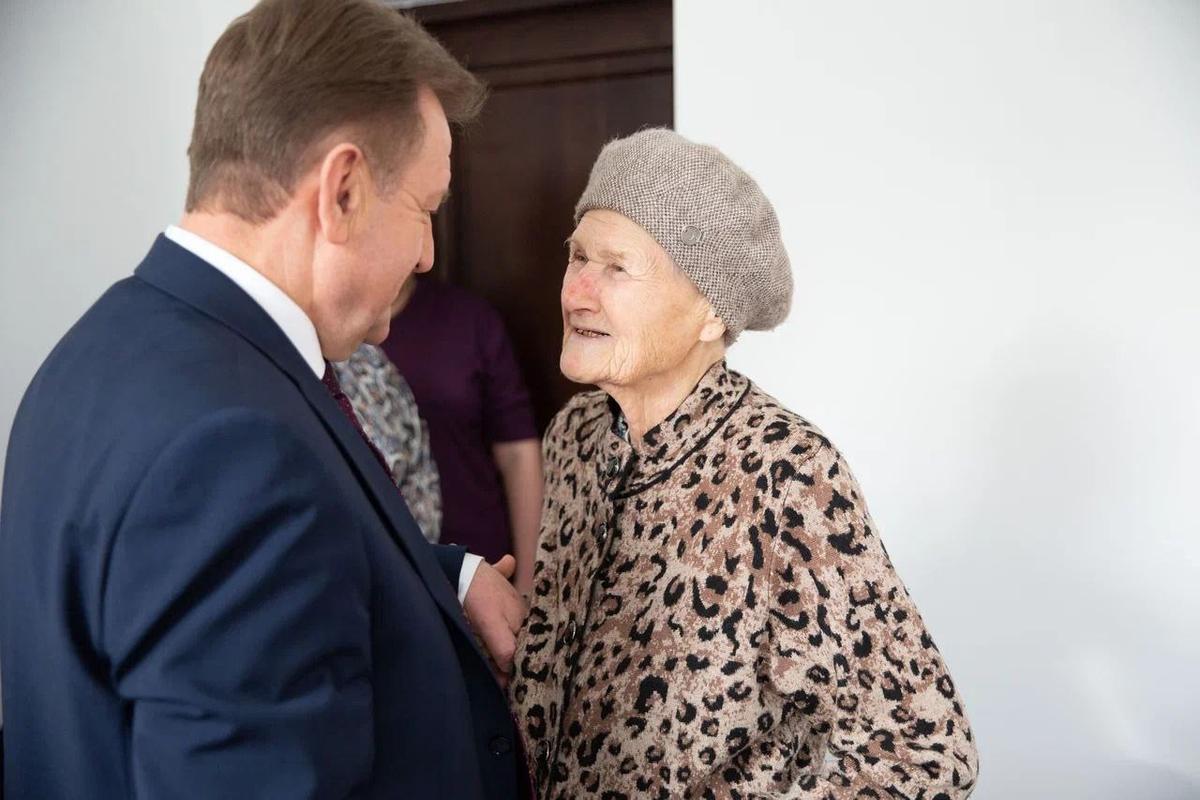 На прием граждан к главе Ставрополя пришла 97-летняя вдова участника ВОВ