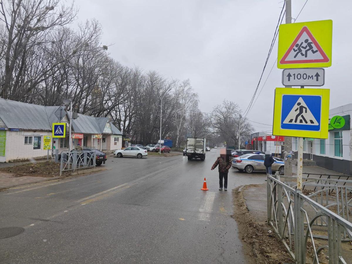 На пешеходном переходе в Ставрополе водитель сбил школьницу