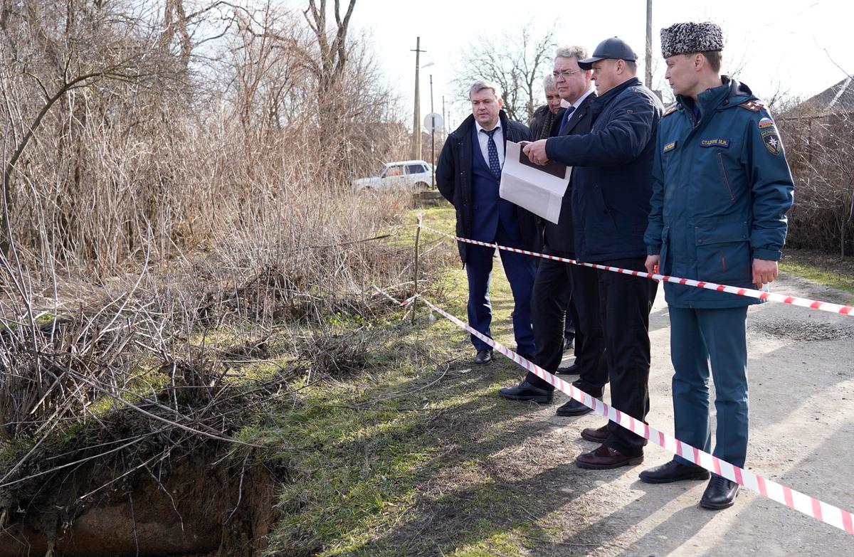 Глава Ставрополья оценил последствия оползня в станице Новотроицкой |  Новости | Вечерний Ставрополь