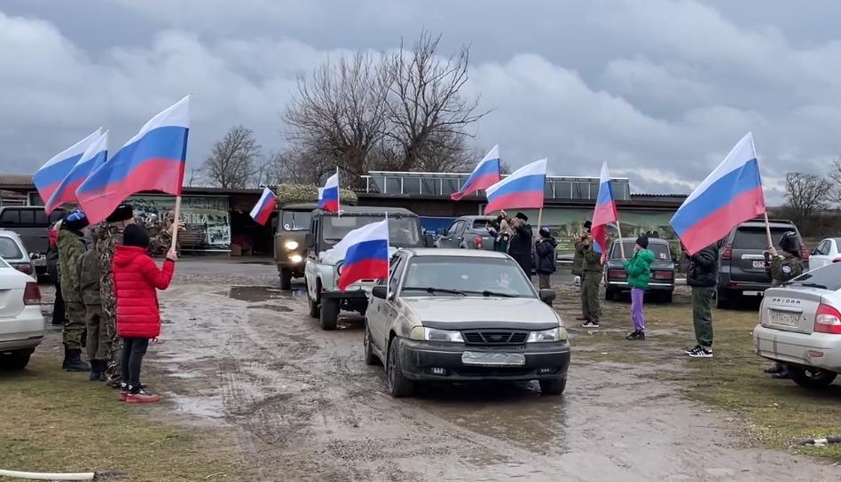 Казачата проводили гуманитарный конвой из Советского округа землякам в зону СВО