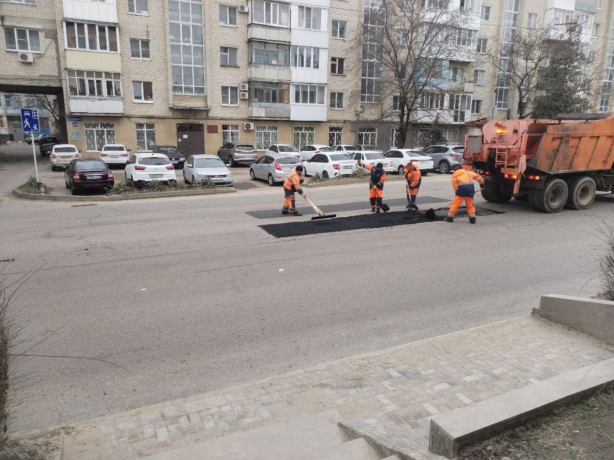 На Ставрополье до 1 мая проведут ямочный ремонт дорог