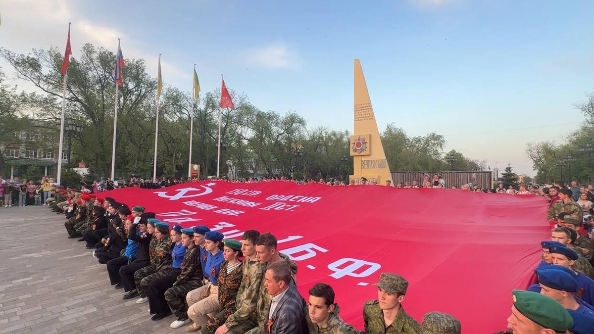 Участники автопробега привезли в Невинномысск Знамя Победы | Новости |  Вечерний Ставрополь