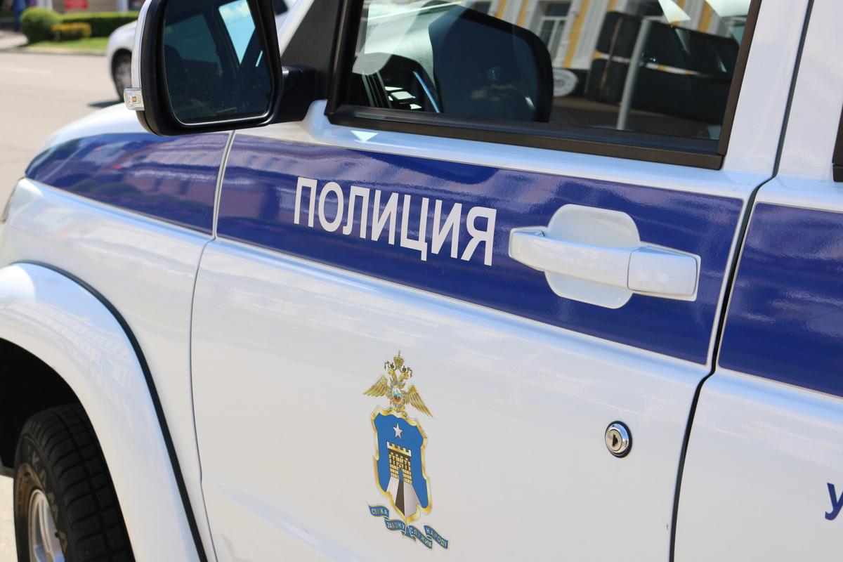 В Ставрополе мужчина бросил бутылку с зажигательной смесью в здание военкомата