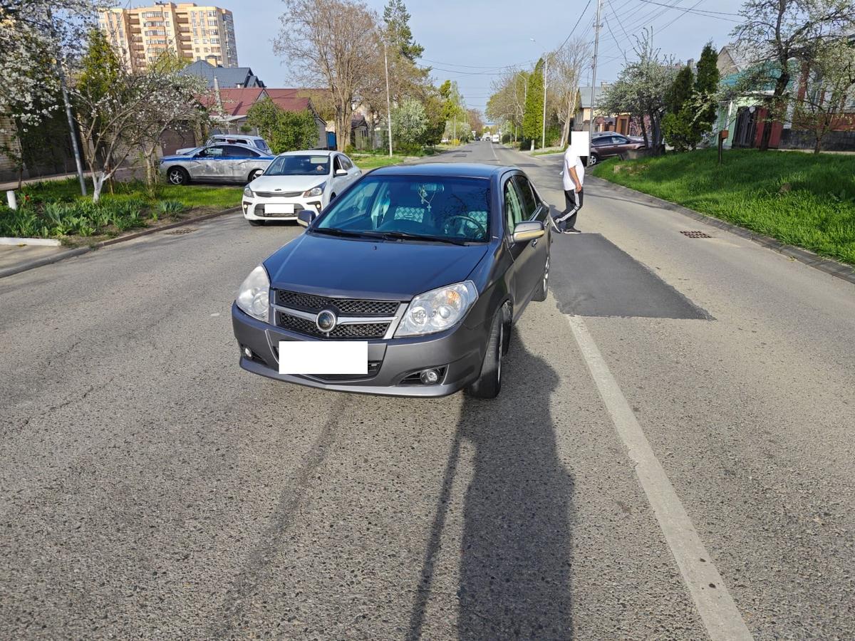 Водитель иномарки при перестроении спровоцировала аварию в Ставрополе