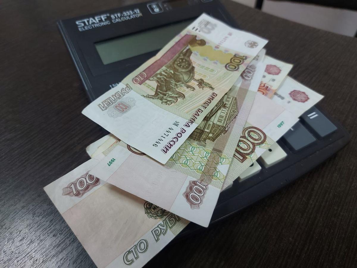 В получении 2,4 млн рублей взяток обвиняется бывший полицейский на Ставрополье