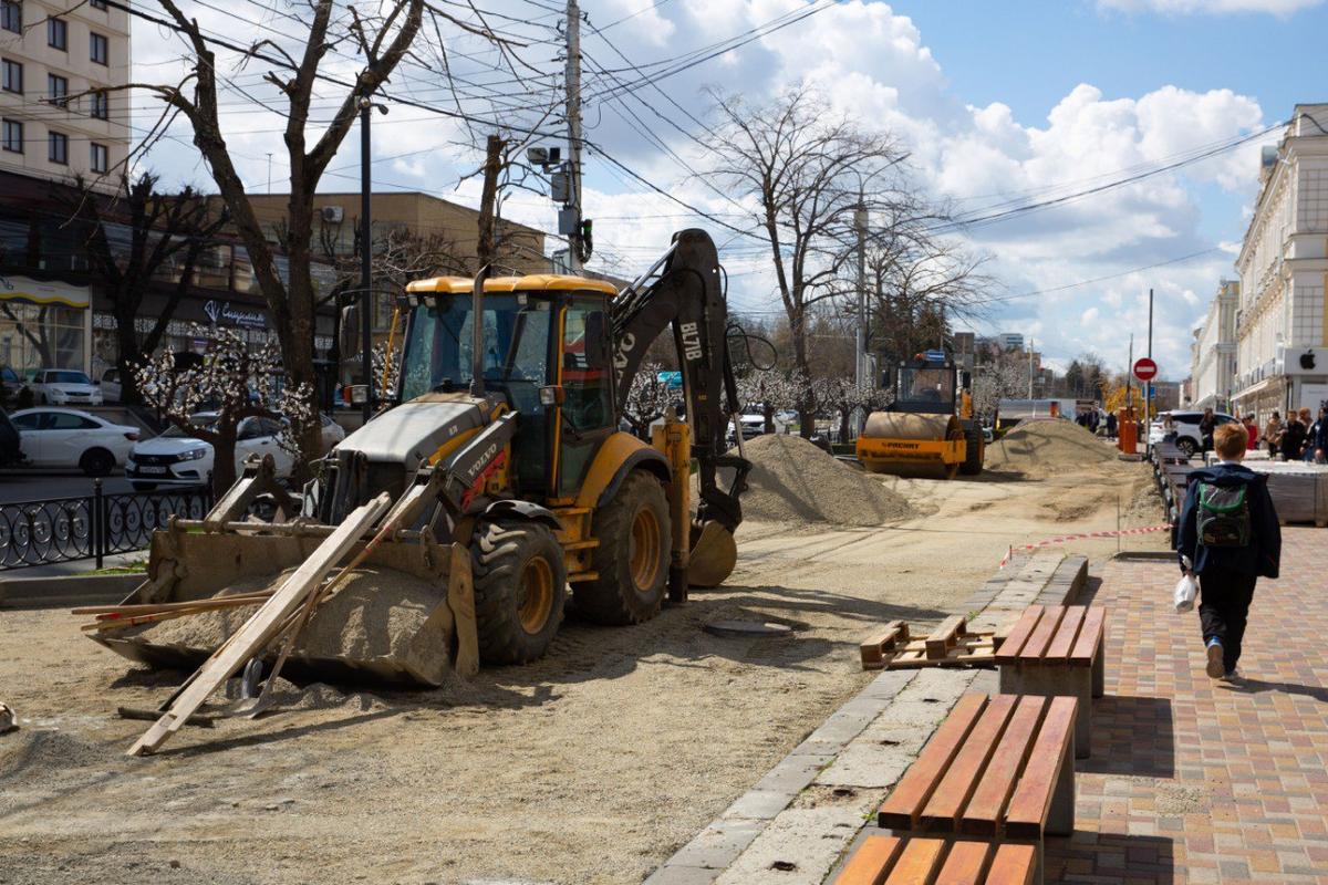 На бульваре Зеленая роща в Ставрополе начали устройство дороги