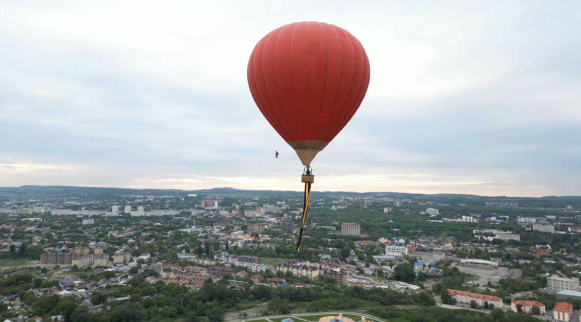 В честь защитников Отечества в Предгорье запустили в небо воздушный шар