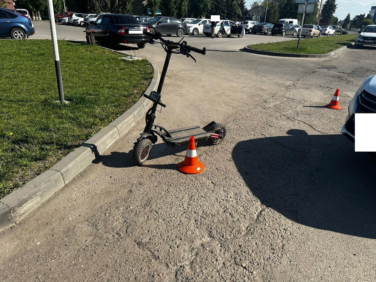 В Георгиевске водитель сбил электросамокатчика