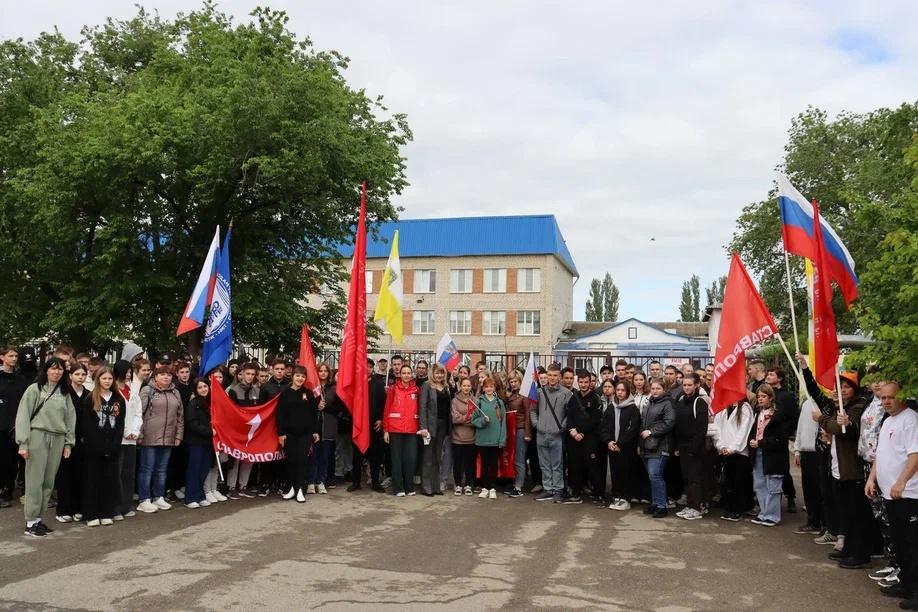 В Светлограде совершили праздничное восхождение на гору Куцай