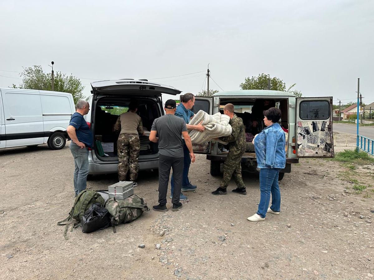 Ставропольские активисты Единой России навестили бойцов на передовой