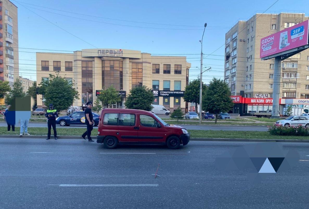 В районе Дома торговли в Ставрополе на «зебре» «Ситроен» лишил жизни мужчину