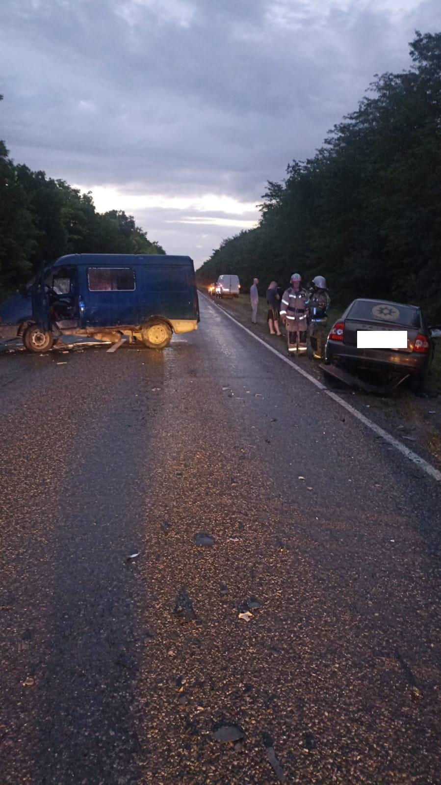 В ДТП с грузовиком ногу поломал водитель легкового автомобиля на Ставрополье