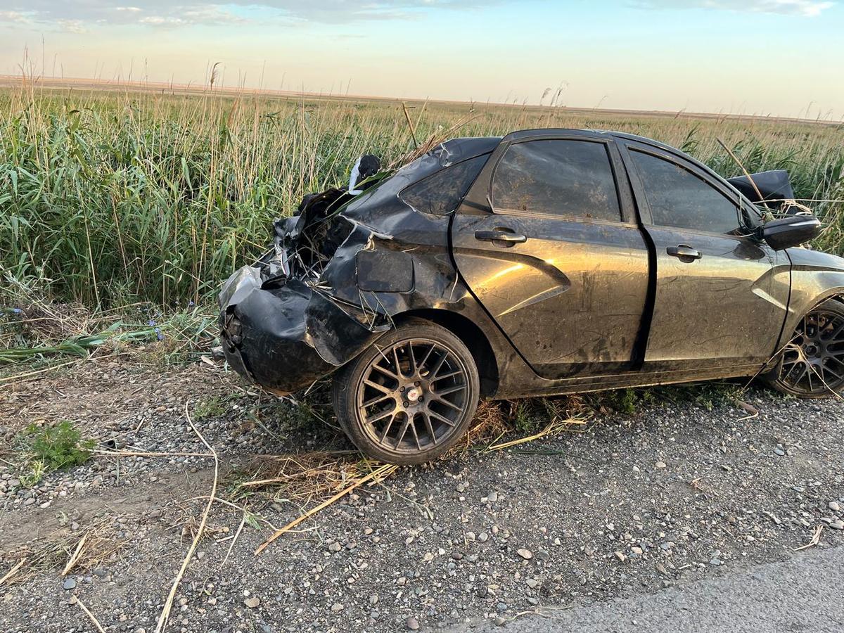 В Апанасенковском округе лихач наехал на отбившуюся от стада овцу и перевернулся