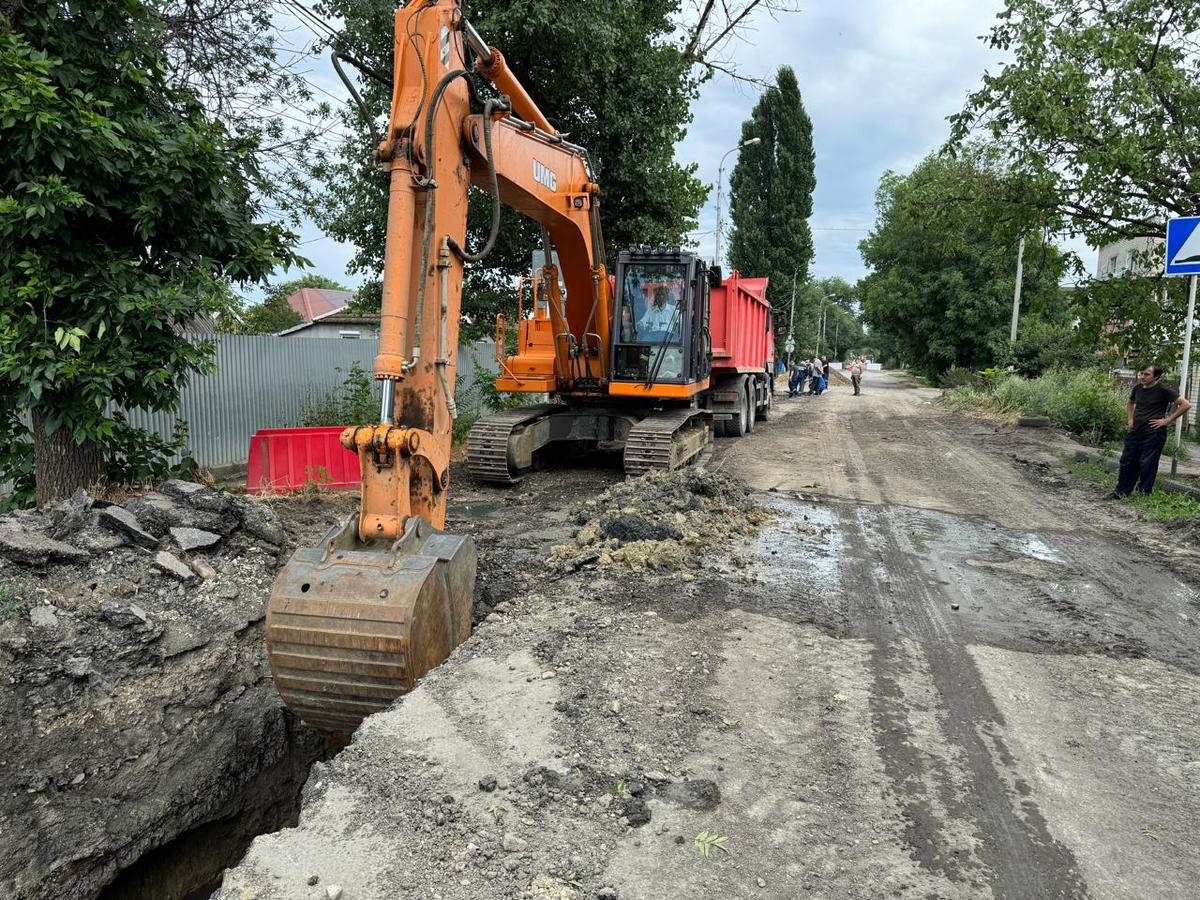 В Минеральных Водах обновляют канализационный коллектор