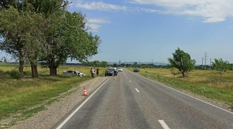 В Кочубеевском округе по вине начинающего водителя пострадали женщина и ребенок