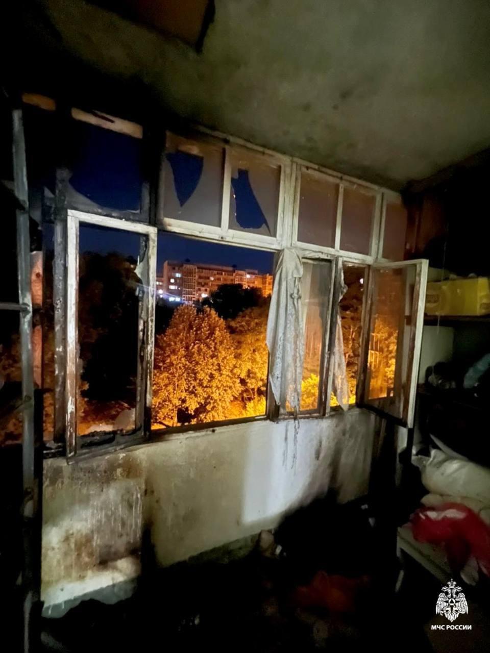На балконе квартиры в Ставрополе из-за залетевшего в окно окурка начался пожар