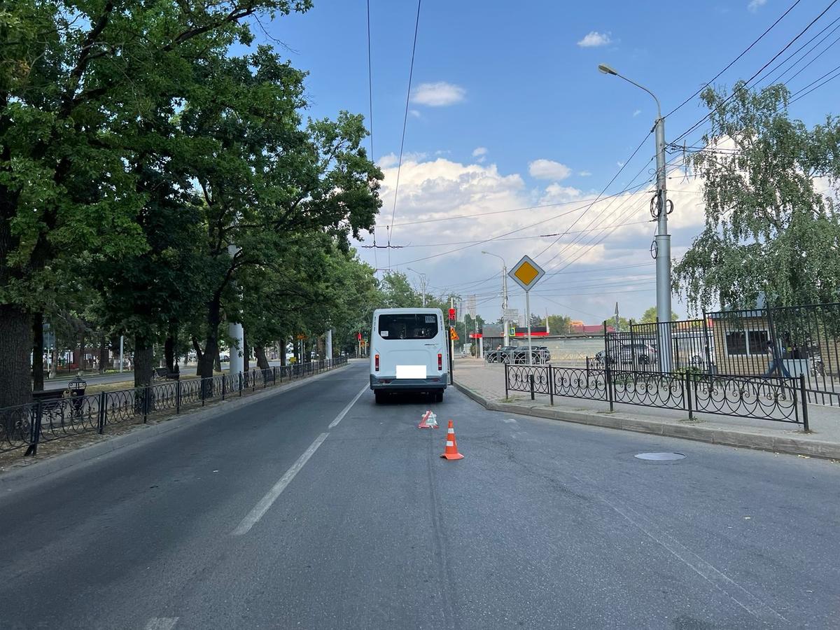 Пенсионерка попала под колеса маршрутки в Ставрополе, не дойдя до перекрестка