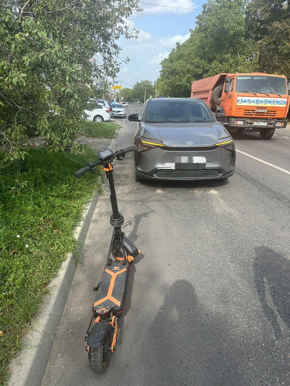 В Ставрополе школьник на электросамокате пострадал в ДТП с иномаркой