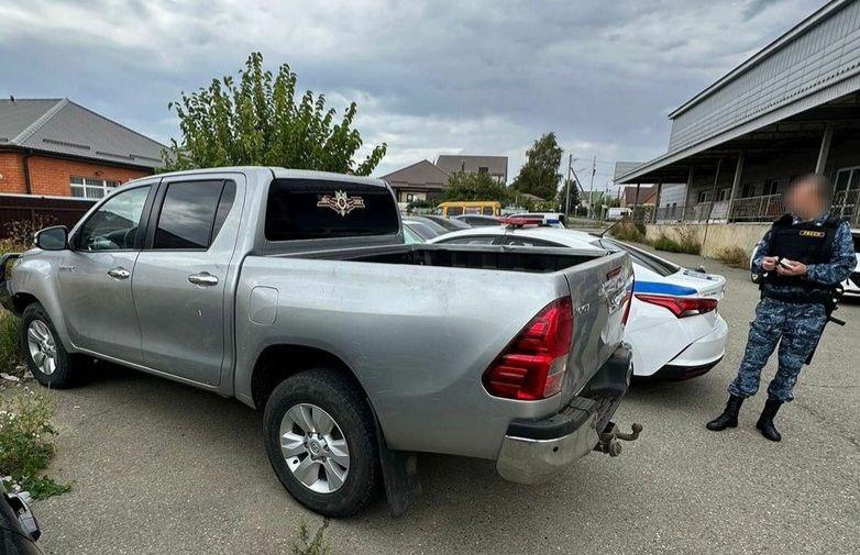 В Шпаковском округе у не заплатившего 25 штрафов мужчины Тойоту забрали на улице