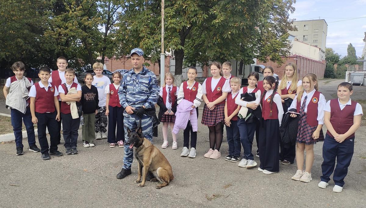 Минераловодские школьники побывали в местном отделе полиции