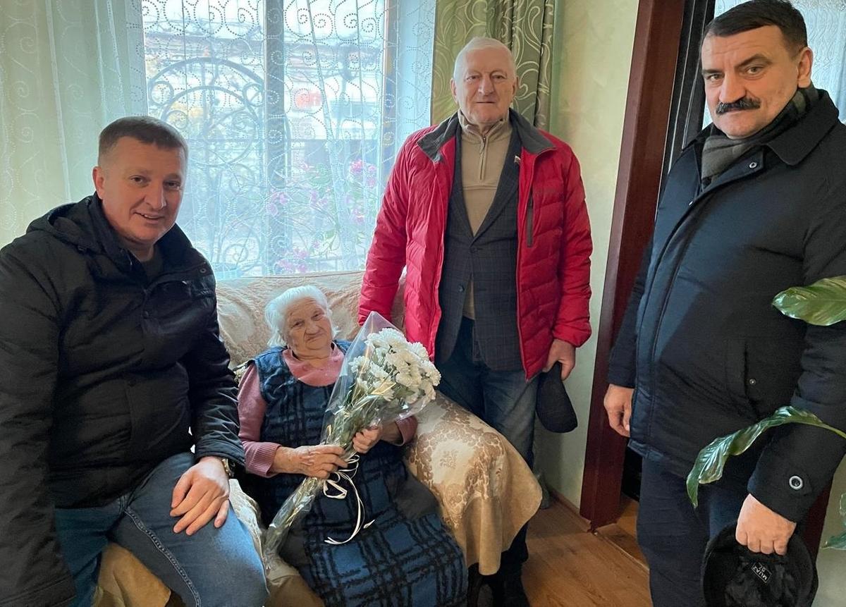 Бывшая учительница из Изобильного и участница войны отметила свое 101-летие
