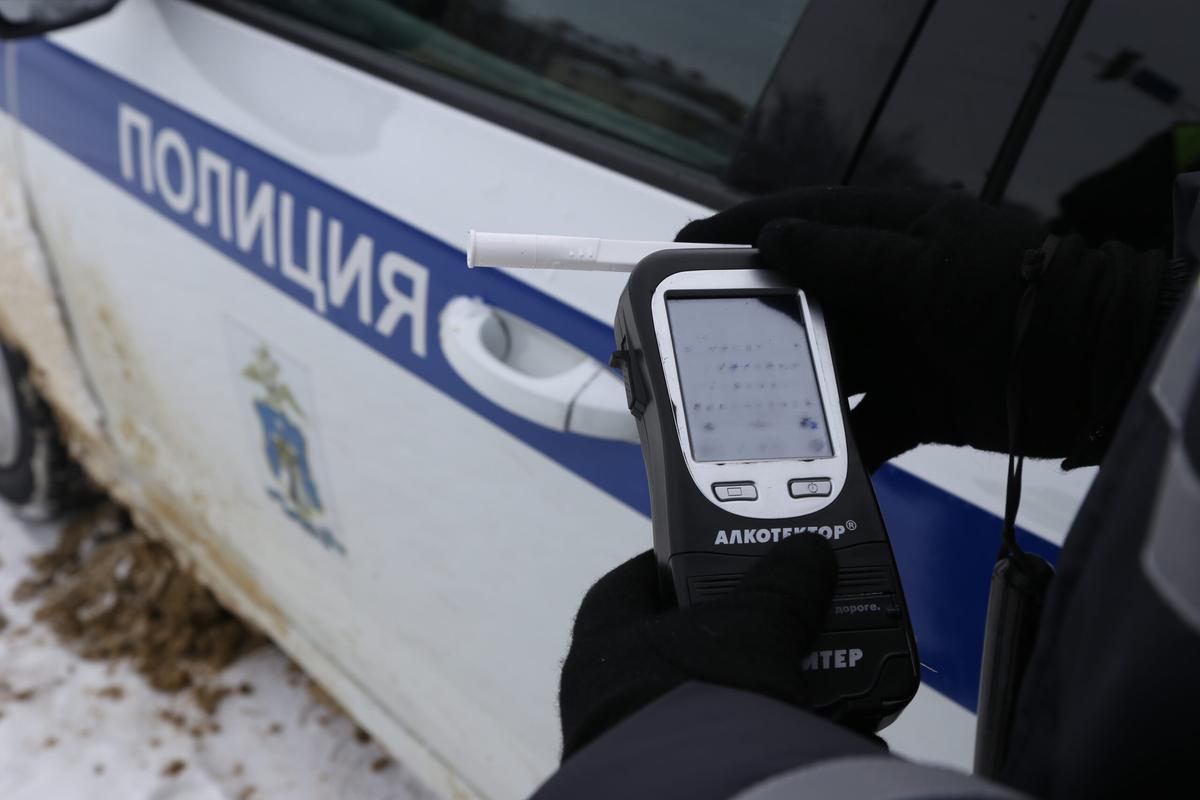 В Георгиевском округе автоинспекторы обнаружили пьяного водителя грузовика