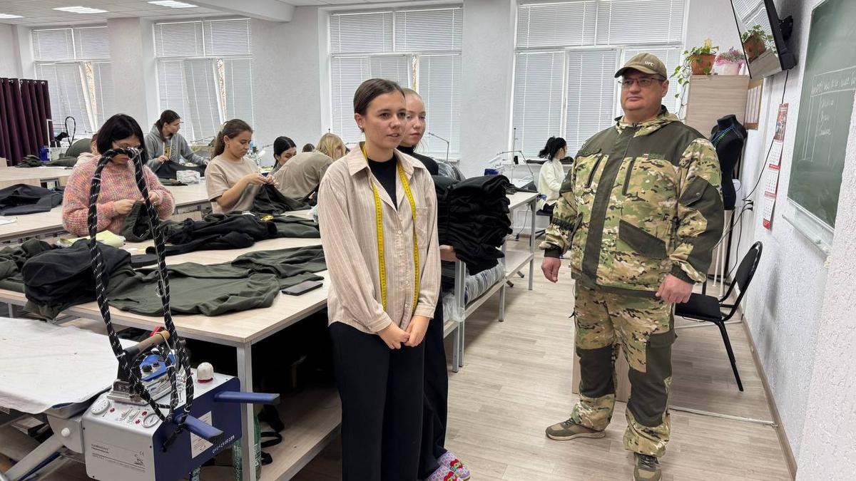 Студенты Ставрополья передали бойцам в зону СВО гуманитарную помощь