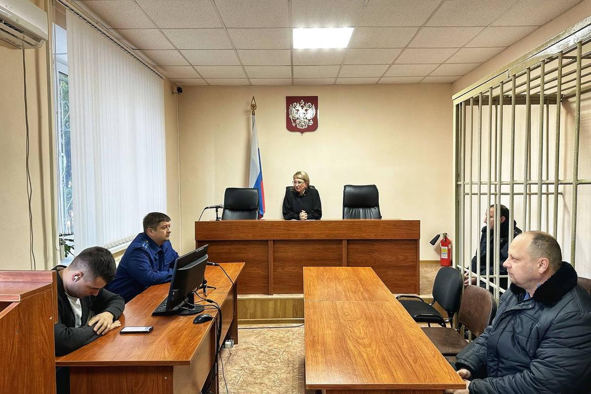 В Кировском округе осудили мужчину за угрозу убийством своих детей
