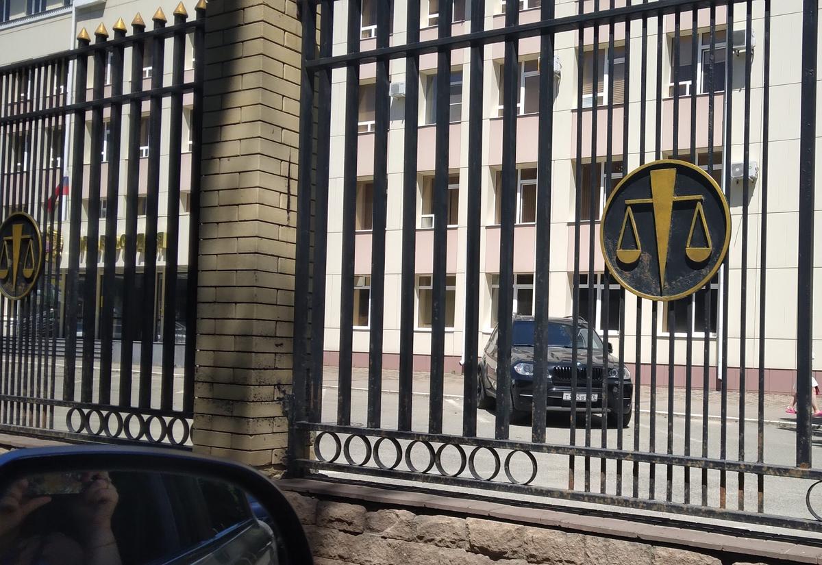 Из квартиры 39-летней горожанки в Ставрополе неизвестный украл ее сбережения