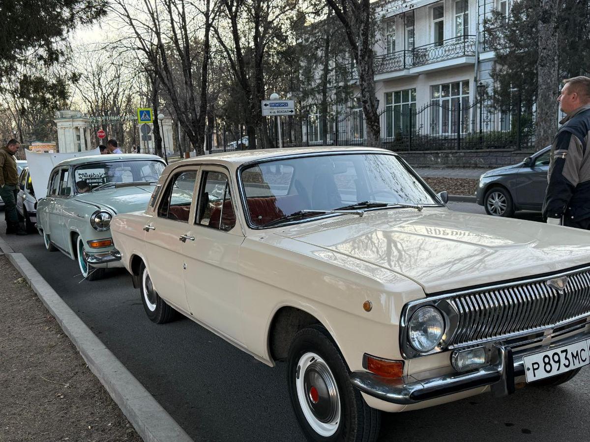 В Ессентуках прошел ретро-пробег