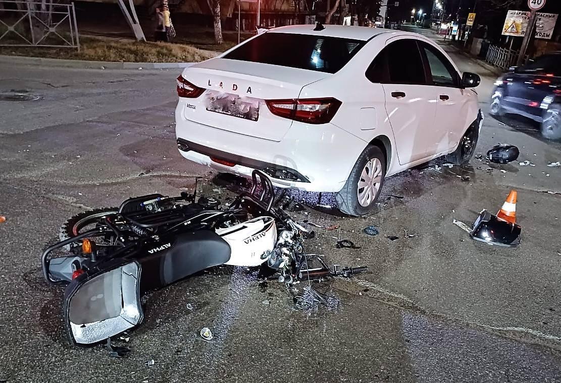 В Ессентуках пожилой водитель мопеда скончался в больнице после ДТП