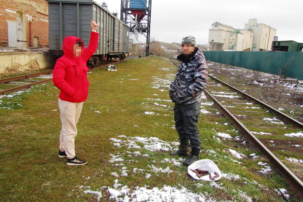 Женщина угрожала убийством сотруднику безопасности на станции Светлоград