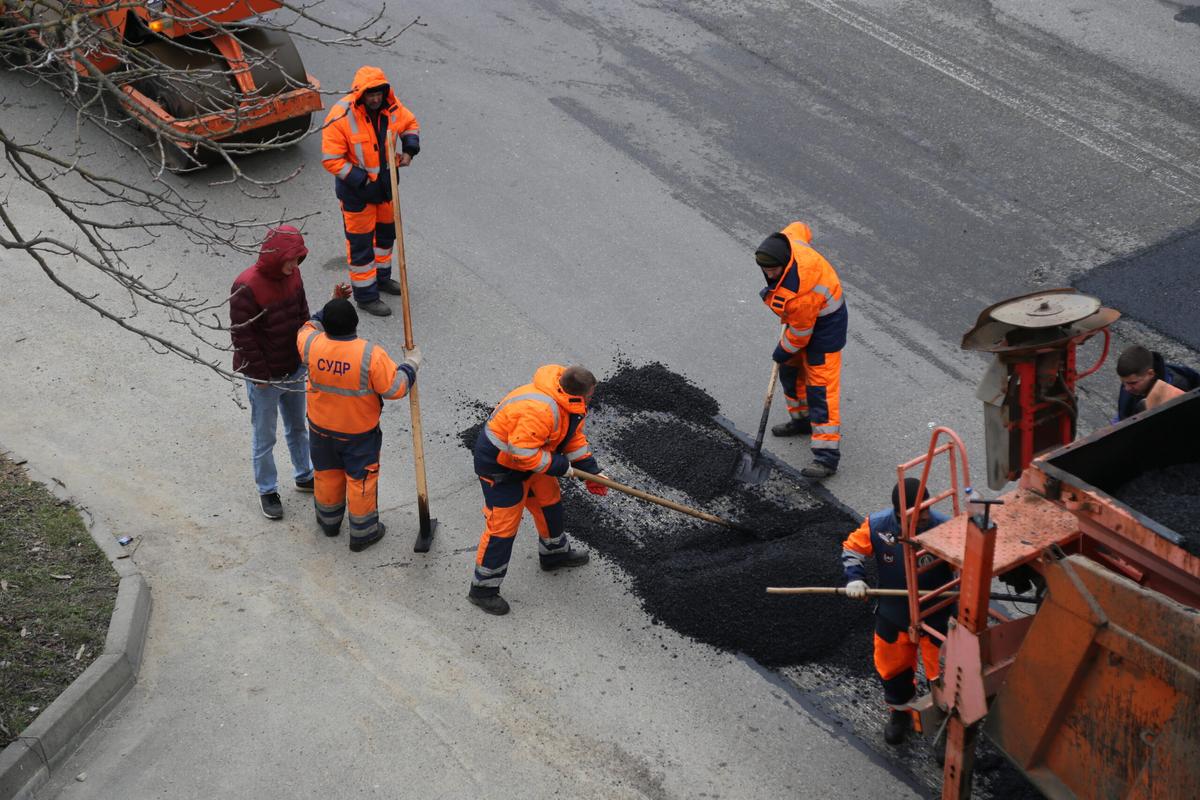 В Минеральных Водах начали ямочный ремонт дорог