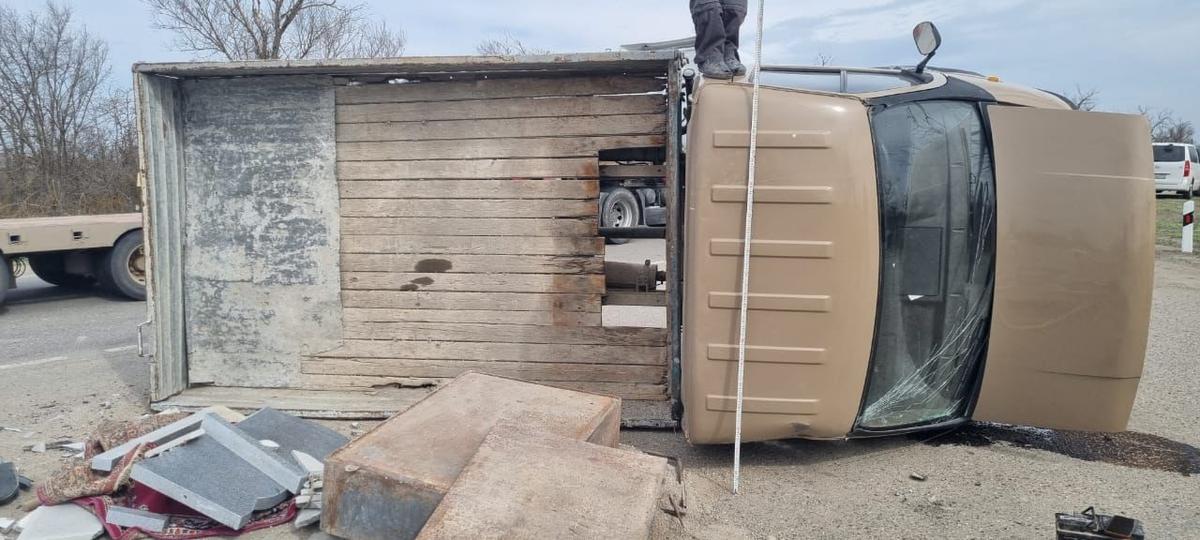 Обгон в нарушение правил привел к ДТП с пострадавшим в Буденновском округе