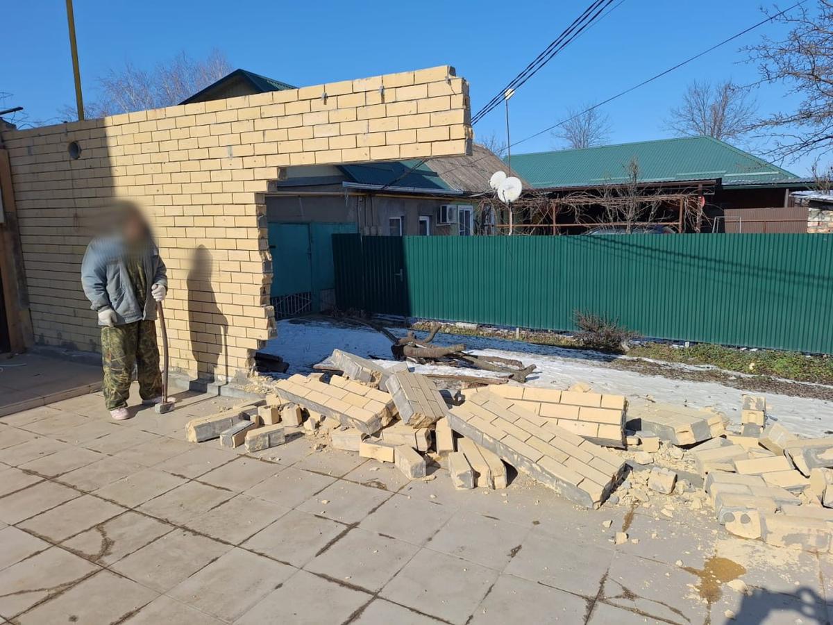 Штрафы заставили владельца снести незаконное кафе на Ставрополье