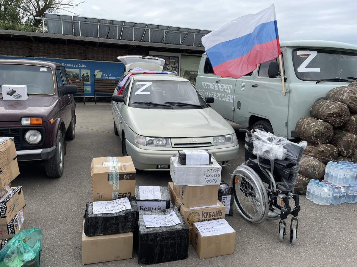 Два гуманитарных конвоя из Советского округа отправились в зону СВО